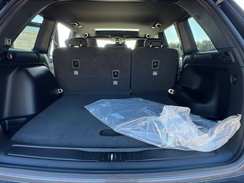 New 2025 Jeep Grand Cherokee Laredo X w/ Luxury Tech Group I image 13