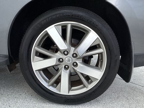 Used 2016 Nissan Pathfinder Platinum w/ Family Entertainment Package image 45