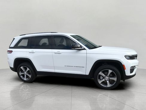 Used 2023 Jeep Grand Cherokee Limited w/ Luxury Tech Group II AWD/4WD image 10