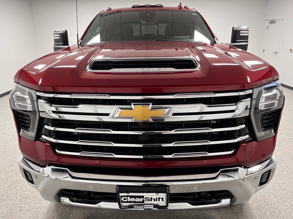 Used 2024 Chevrolet Silverado 2500 LTZ w/ LTZ Plus Package AWD/4WD image 3