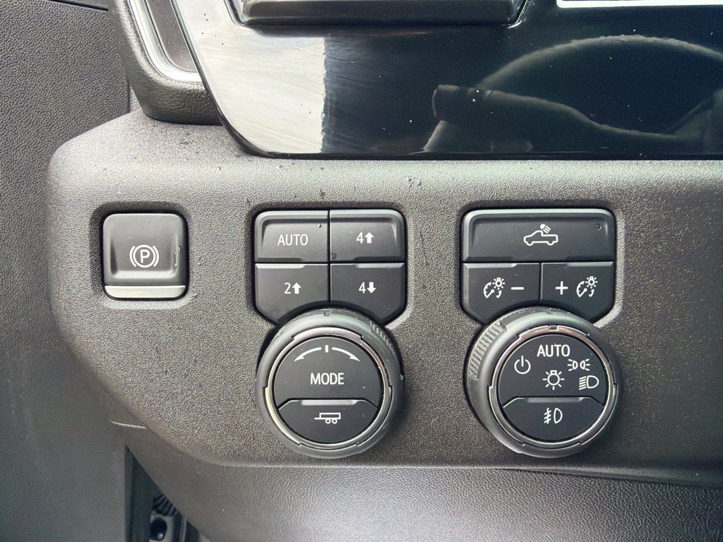 Used 2025 Chevrolet Silverado 1500 RST AWD/4WD image 9