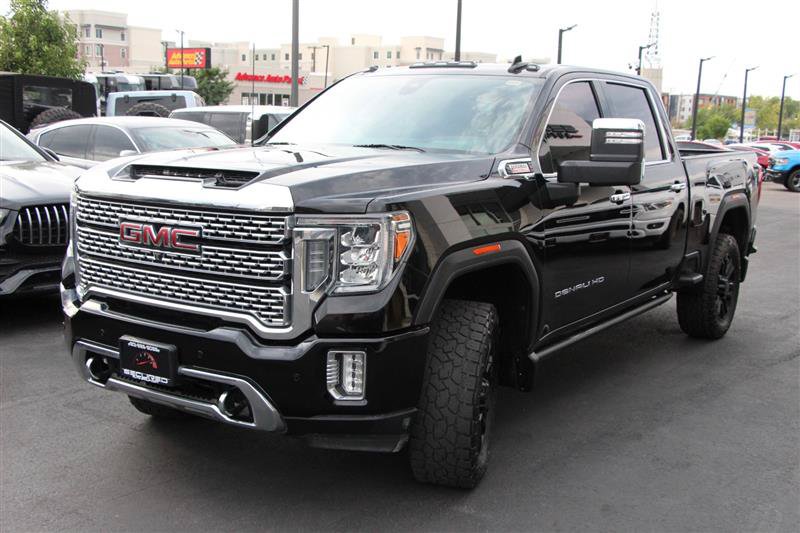 Used 2022 GMC Sierra 2500 Denali w/ Denali Black Diamond Edition AWD/4WD image 4