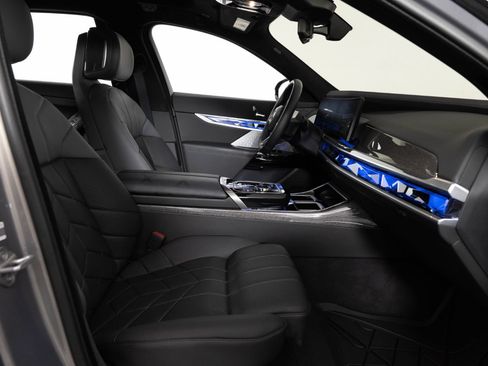 Used 2023 BMW i7 xDrive60 AWD/4WD image 29
