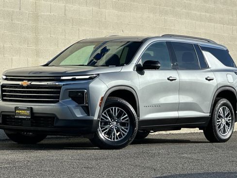 Certified 2024 Chevrolet Traverse LT image 8