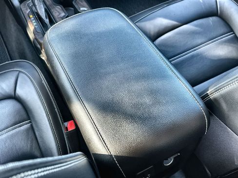 Used 2022 GMC Canyon Denali image 16