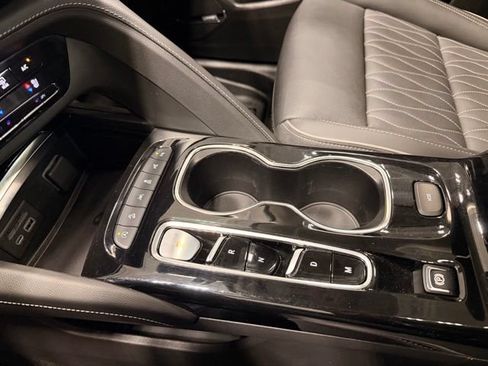 Used 2023 Buick Envision Avenir AWD/4WD image 34