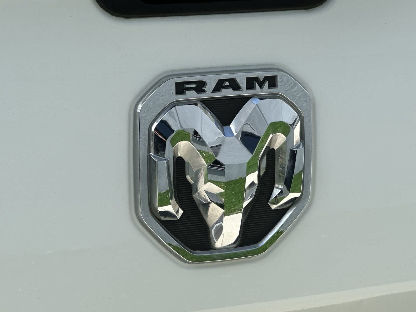 Used 2024 RAM 3500 Big Horn AWD/4WD image 15