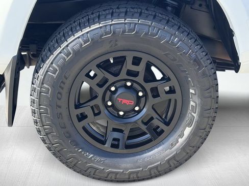 Certified 2018 Toyota Tacoma TRD Sport w/ Technology Package RWD image 15