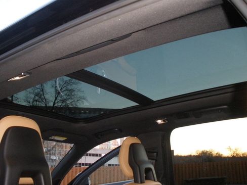 Used 2018 Volvo XC90 T6 Momentum w/ Convenience Package image 28