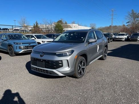 New 2026 Volkswagen Tiguan SE image 1