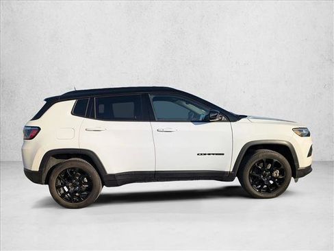 Used 2023 Jeep Compass Altitude w/ Convenience Group image 4