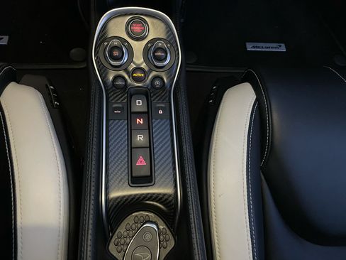 Used 2017 McLaren 570S Coupe RWD image 29
