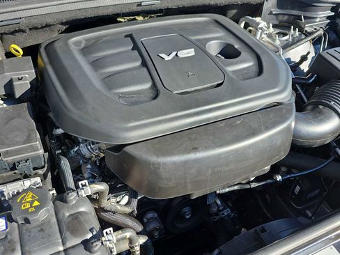 Used 2018 Jeep Grand Cherokee Laredo image 13