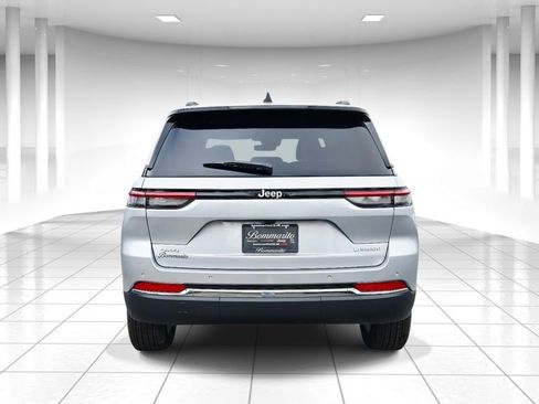 New 2026 Jeep Grand Cherokee Laredo X image 4