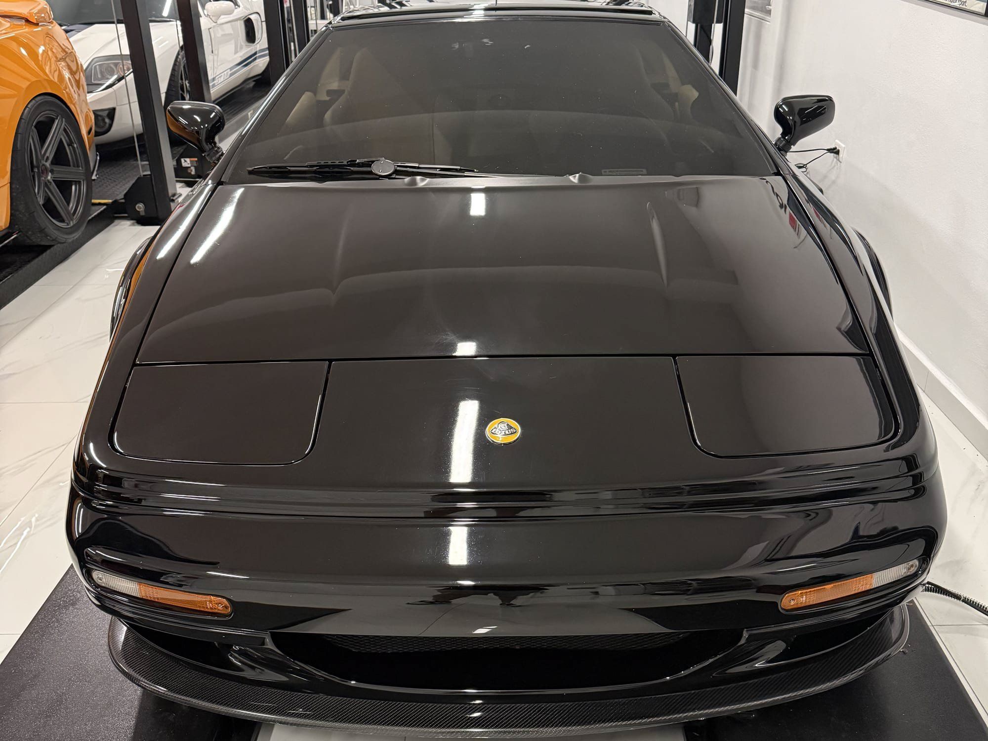 Used 2002 Lotus Esprit RWD image 2