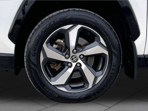 Used 2021 Toyota RAV4 SE w/ Weather & Moonroof Package AWD/4WD image 11