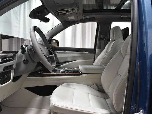 New 2026 Cadillac Escalade Platinum Sport w/ LPO, ONYX Package image 2