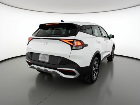 Used 2025 Kia Sportage LX FWD image 9