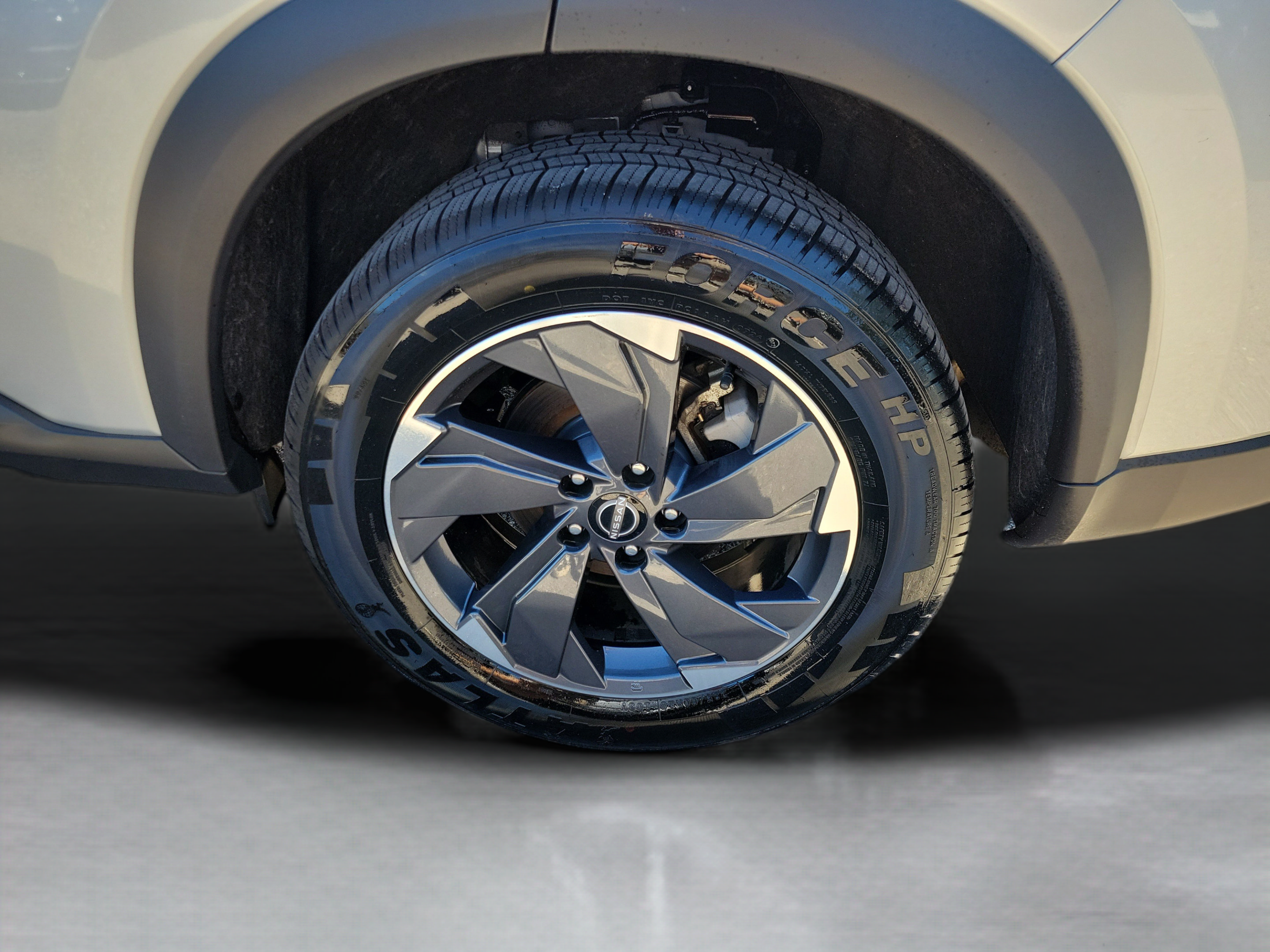 Used 2025 Nissan Rogue SV FWD image 5