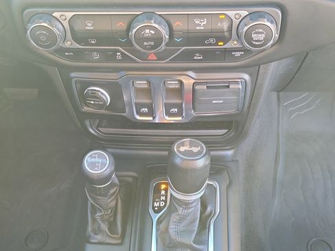 Used 2021 Jeep Wrangler Sport w/ Technology Group image 17