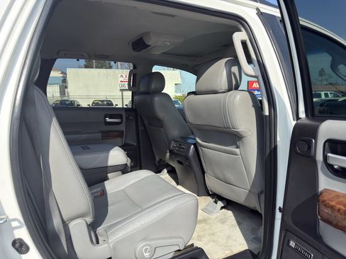 Used 2010 Toyota Sequoia Platinum image 11