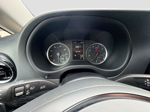 Used 2023 Mercedes-Benz Metris Passenger image 37