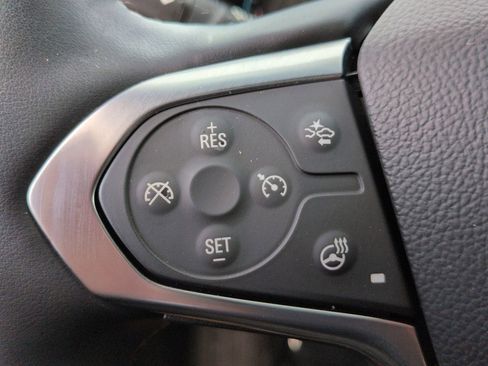 Used 2023 Chevrolet Traverse RS image 25