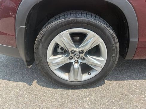 Used 2019 Toyota Highlander Limited AWD/4WD image 40