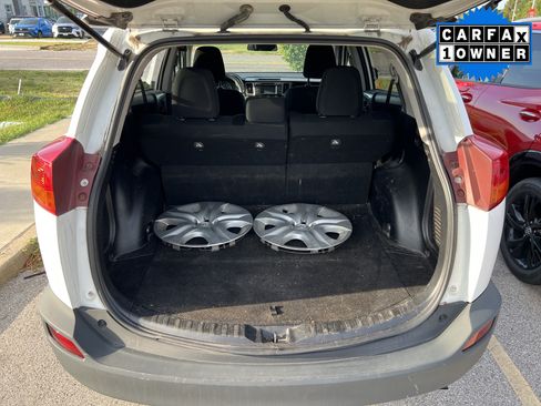 Used 2015 Toyota RAV4 LE AWD/4WD image 12