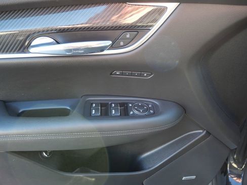 Used 2020 Cadillac XT6 Sport image 13