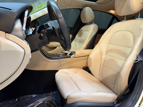 Used 2019 Mercedes-Benz C 300 4MATIC Sedan image 5