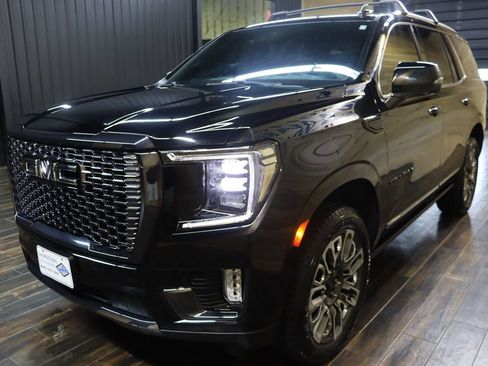 Used 2023 GMC Yukon Denali Ultimate AWD/4WD image 6