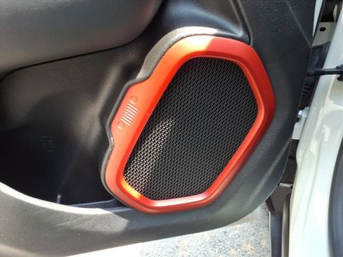 Used 2023 Jeep Renegade Trailhawk AWD/4WD image 24