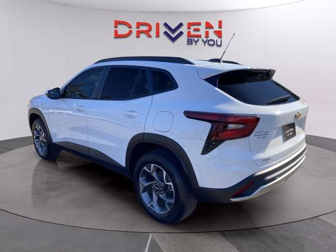 New 2026 Chevrolet Trax LT w/ Driver Confidence Package image 3