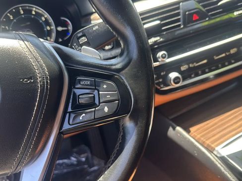 Used 2018 BMW 540i RWD image 17