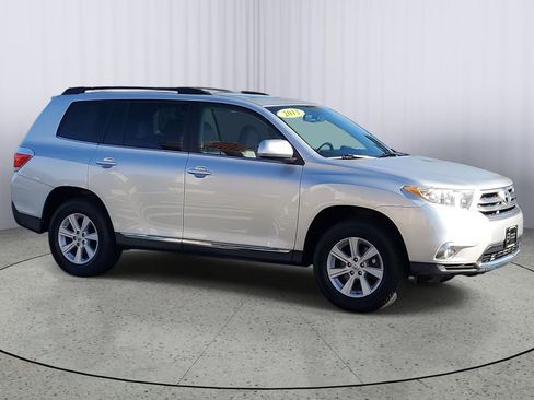 Used 2013 Toyota Highlander SE image 2