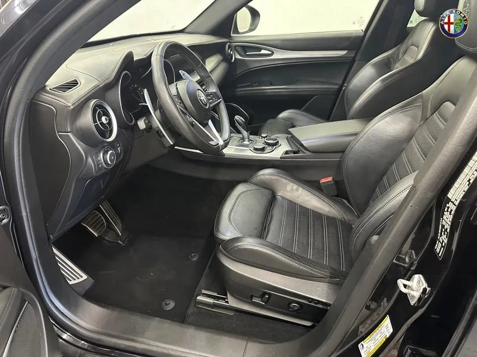 Used 2019 Alfa Romeo Stelvio Ti Sport w/ Quick Order Package 22S Sport AWD/4WD image 12