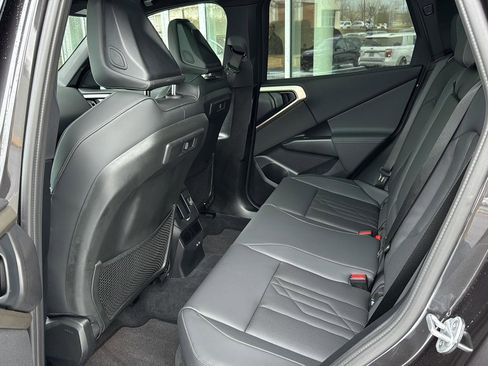 Certified 2025 BMW X3 xDrive30i w/ Premium Package image 9