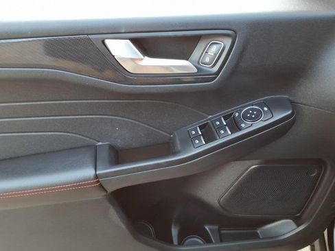 Certified 2025 Ford Escape ST-Line FWD image 9