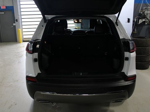 Used 2020 Jeep Cherokee Limited image 41