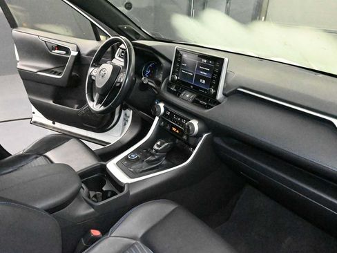 Used 2019 Toyota RAV4 XSE w/ Carpet Mat Package AWD/4WD image 31