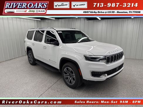 Used 2025 Jeep Wagoneer 2WD image 1