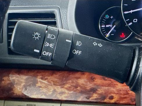 Used 2012 Subaru Outback 2.5i Limited image 12