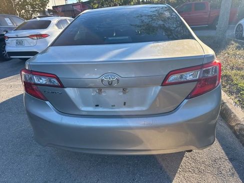 Used 2013 Toyota Camry L image 7