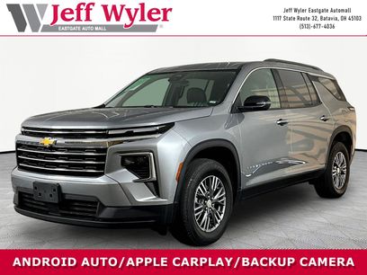 Used 2025 Chevrolet Traverse LT