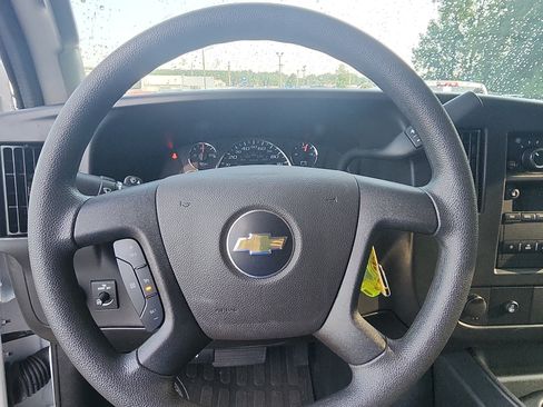 Used 2025 Chevrolet Express 3500 LT w/ LT Preferred Equipment Group RWD image 12