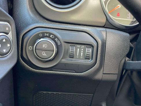 Used 2022 Jeep Gladiator Sport AWD/4WD image 20