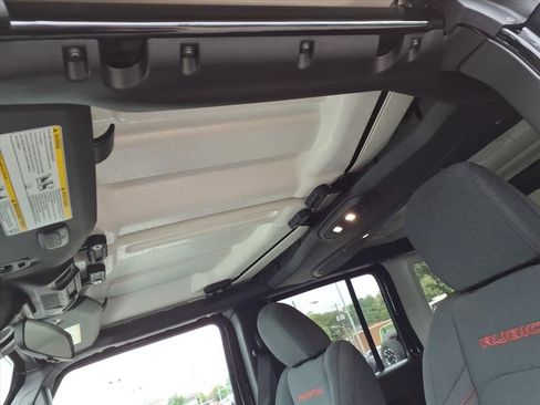 New 2025 Jeep Wrangler Unlimited Rubicon image 10