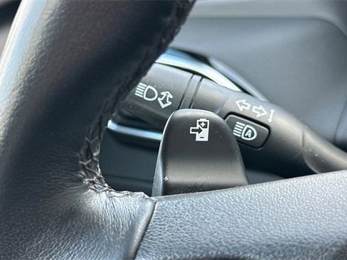 Certified 2022 Chevrolet Bolt EUV LT w/ Comfort Package image 35