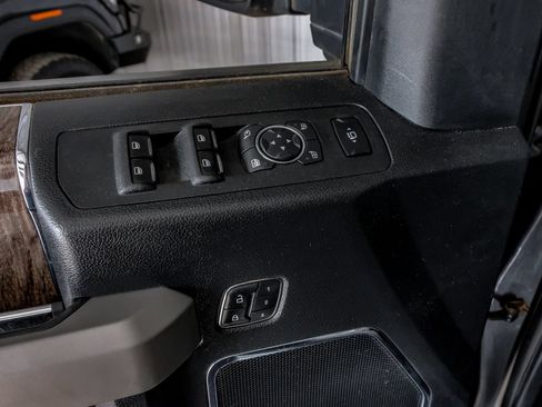 Used 2019 Ford F250 Lariat w/ Lariat Ultimate Package AWD/4WD image 44